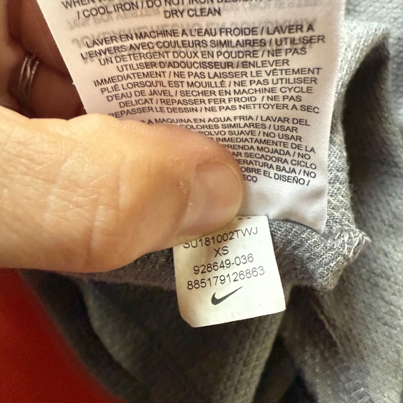 Nike Women's Open Back Tank Top - Picture 5 of 6